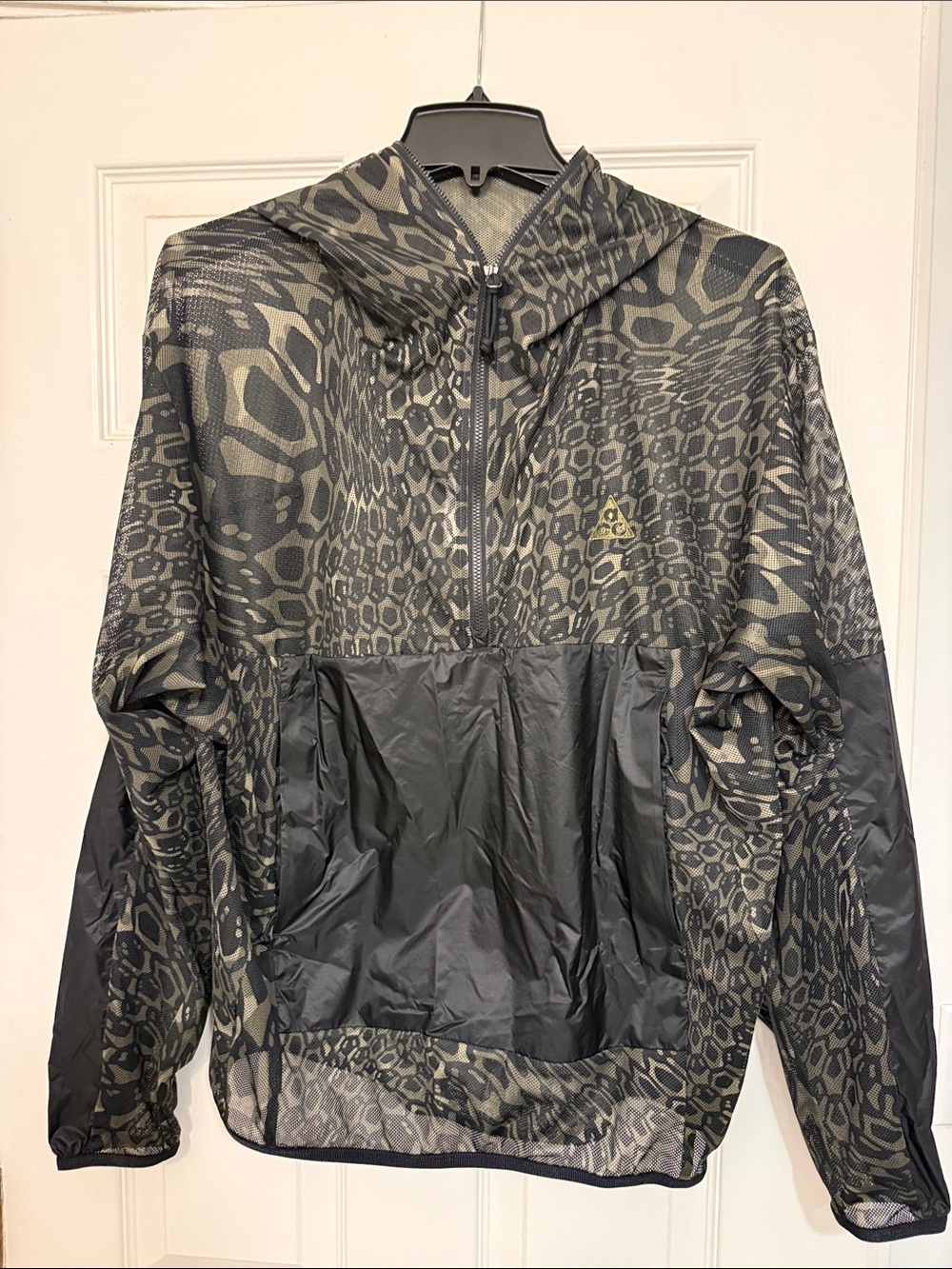 Nike ACG Olive Green and Black Lightweight Hooded Shirt Jacket